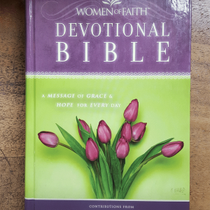 NKJV Women of Faith Devotional Bible: A Message of Grace & Hope for Every Day - Hardcover